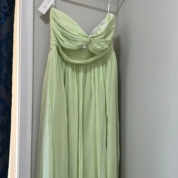 ‼️last call Katie May Adele Gown in Honeydew maxi - Picture 3 of 14